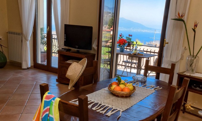 Sant'Agata sui Due Golfi Apartment | Apartment in the center, overlooking the Gulf of Naples and Vesuvius, parking, wi-fi