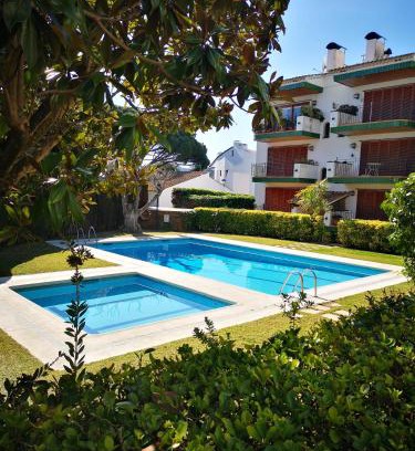 Calella de Palafrugell Apartment | Apartamento con piscina L' Áncora