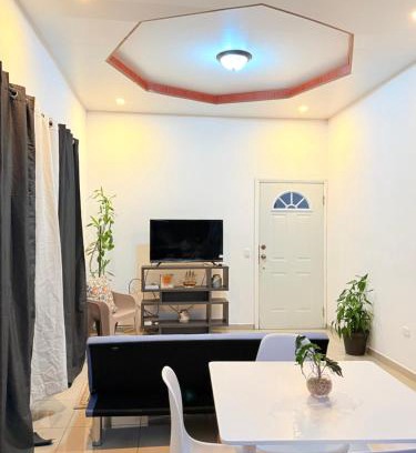 Santa Rosa Copan Apartment | Apartamento Moderno con luz natural y balcón con vista Modern with natural light and balcony with a view