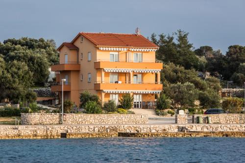 Lun Apartment | Apartmani Maslina