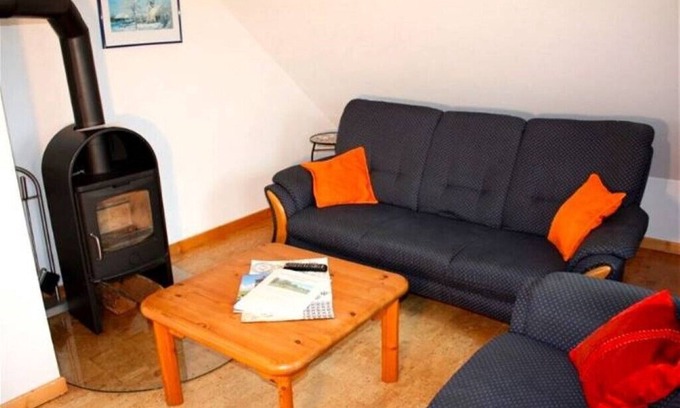 Holtgast Apartment | Apartment 10 at Ferienhaus-Ferienhof Eilts-many ponies and other animals, close to the North Sea