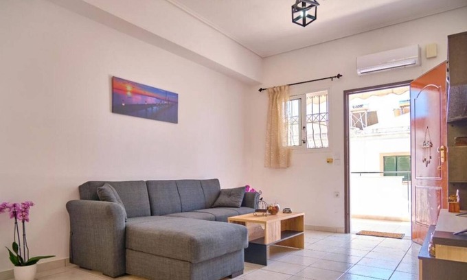 Alepou Apartment | Apartment 'Agapi's House' with Private Terrace, Wi-Fi and Air Conditioning