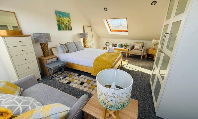 Heaton Apartment | Apartment close to city amenities