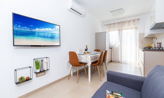 Mugeba Apartment | Apartment for 4 persons approx. 45 m² in Poreč, Istria (Istrian Riviera)
