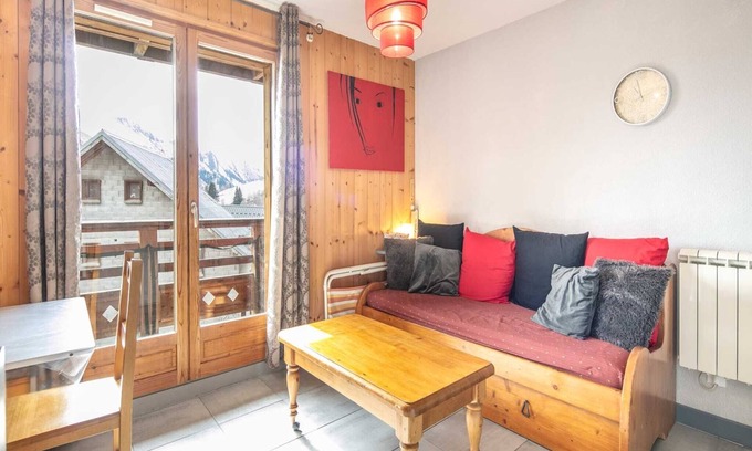 Saint-Sorlin-d'Arves Apartment | Apartment in Saint-Sorlin near Ski Resort