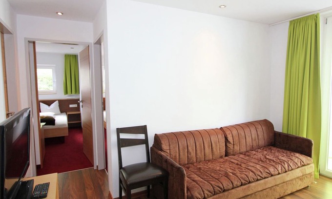 Paznaun Apartment | Apartment near Ski-Area in Ischgl with Parking & Views