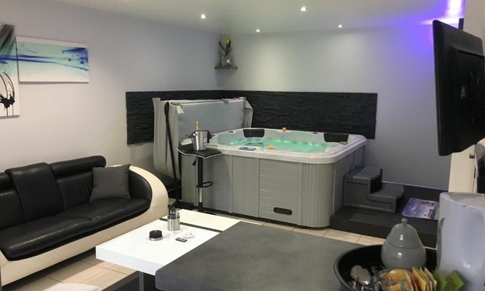 Lalande-Grand Selve Apartment | Appart&Spa