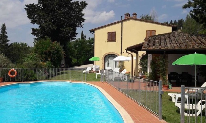 Gambassi Terme Apartment | APPARTAMENTO FRONTE PISCINA CON STUPENDA VISTA SULLA CAMPAGNA TOSCANA