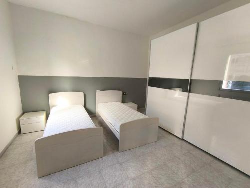 Falconara Marittima Apartment | Appartamento relax con doccia emozionale