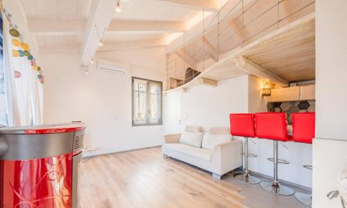 Spotorno Apartment | Appartamento Spotorno con ampio terrazzo attrezzato anche con angolo cottura