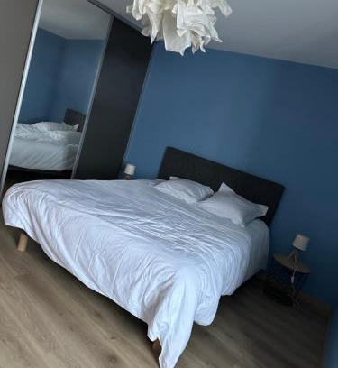 Saint-Antheme Apartment | Appartement balcon