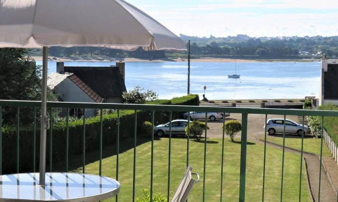 Tregastel Apartment | Appartement rénové avec terrasse à 200m des plages à Trégastel - FR-1-368-122