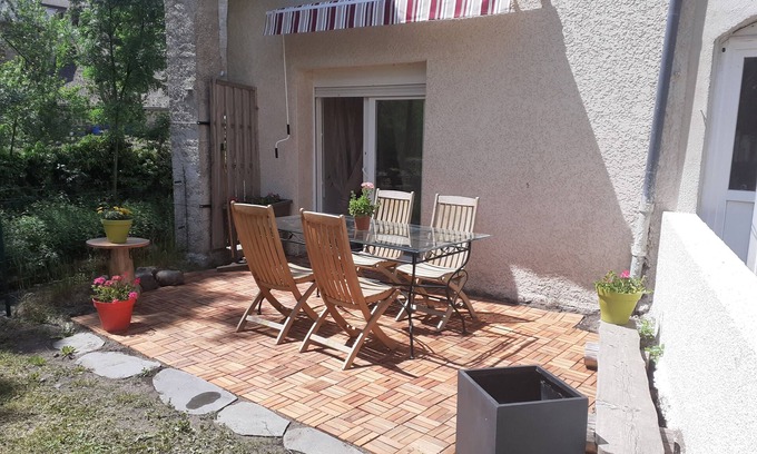 Tence Apartment | Appartement Rez de Chaussée Avec Terrasse au Centre Ville de Tence