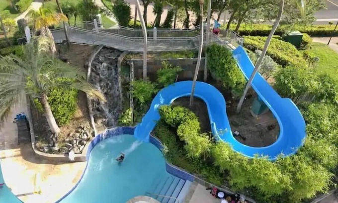 Mediania Alta Hotel | Aquatika Caribbean Breeze/Resort style amenities with Beach Access and 5 Pools