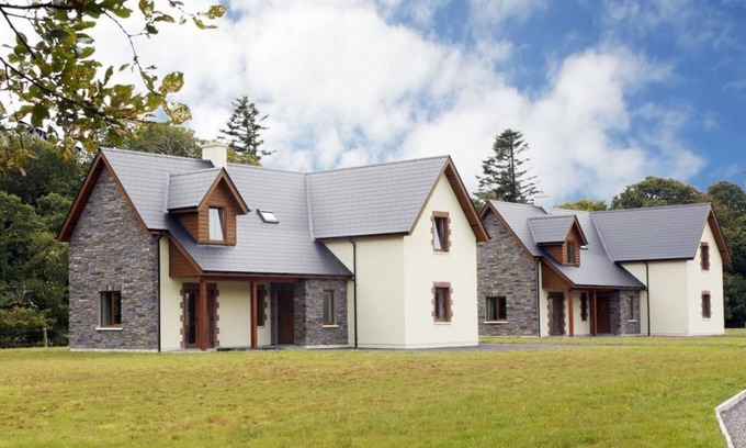 Ardnatrush Cottage | Ardnagashel Woods No 08 - a two story that sleeps 8 guests in 4 bedrooms