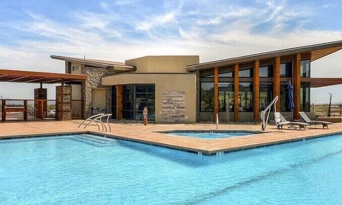 South Mountain House | Arizona retreat! Hiking trails, 15 mins. to Downtown. Heated community pool.