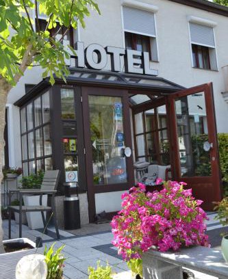 Wahnheide Hotel | Art of Comfort Haus Ingeborg