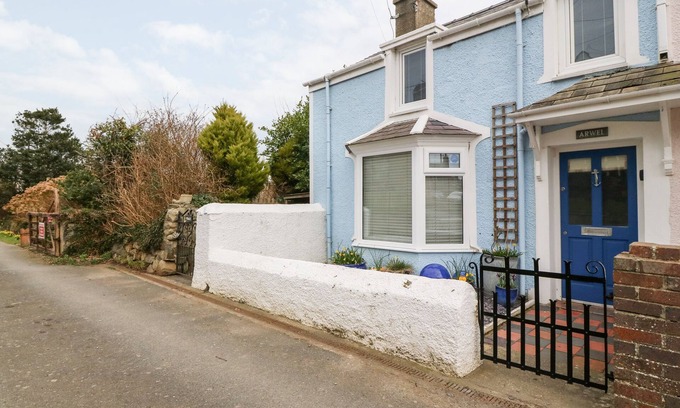 Nefyn Cottage | ARWEL, pet friendly, character holiday cottage in Nefyn
