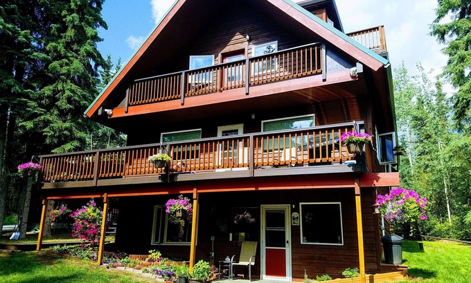 Fairbanks Apartment | Aspen WOODS Chalet Suite, see VIDEO! BEST AURORA CAM service 156- 5 STARS!