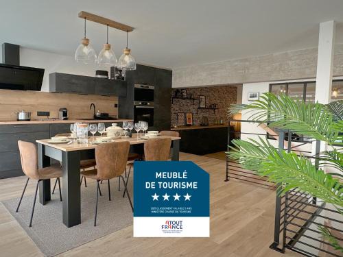 Le Puy-en-Velay Apartment | Atelier Louis & Cie - Appartement classé 4 étoiles - 5 à 6 pers