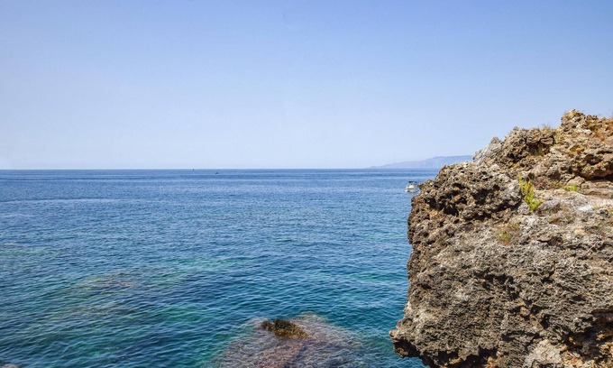 Briatico Apartment | Attractive vacation apartment with sea view.