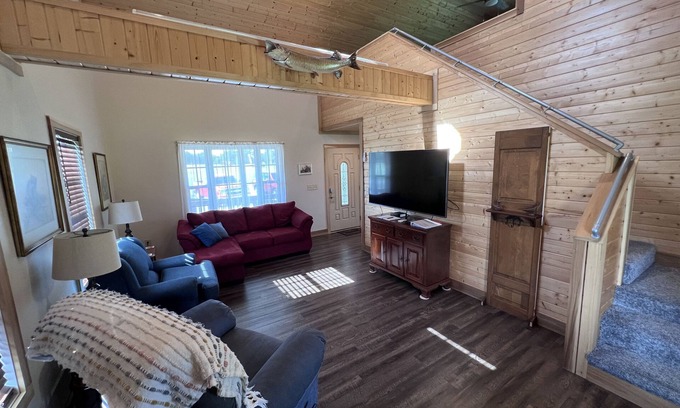 Farmers Cottage | Awesome Cabin Near Cave Run Lake and Morehead State University!