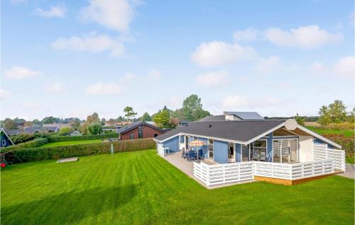 Pøt Strandby House | Awesome Home In Juelsminde With Kitchen