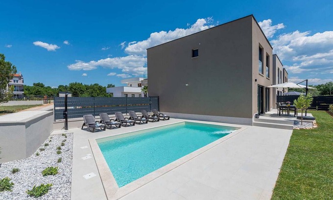 Porec House | Awesome home in Porec