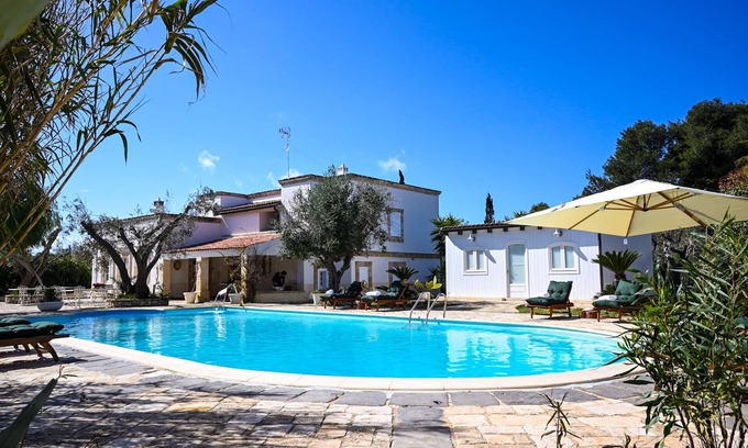 Sant'Isidoro Villa | AWESOME VILLA - POOL ✩ GARDEN ✩ PARKING ✩ WIFI ✩