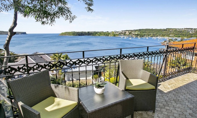 Mosman Apartment | Balmoral Dreaming - 50m walk to the beach, large 2 bedroom with balcony
