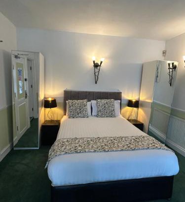 Wolverhampton Hotel | Barons Court Hotel