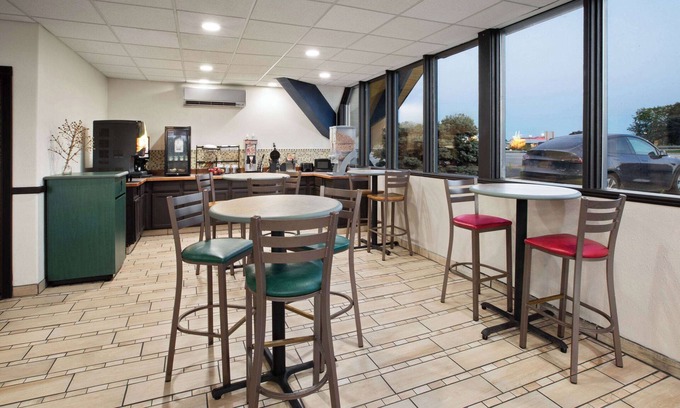 Bay City Hotel | Baymont by Wyndham Bay City
