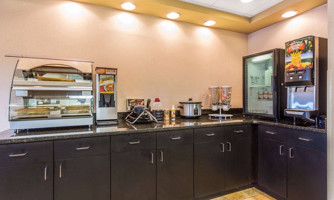 Cornelia Hotel | Baymont by Wyndham Cornelia