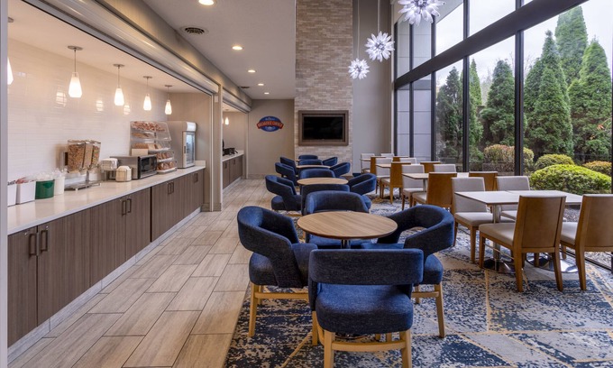 Elmsford Hotel | Baymont by Wyndham White Plains - Elmsford