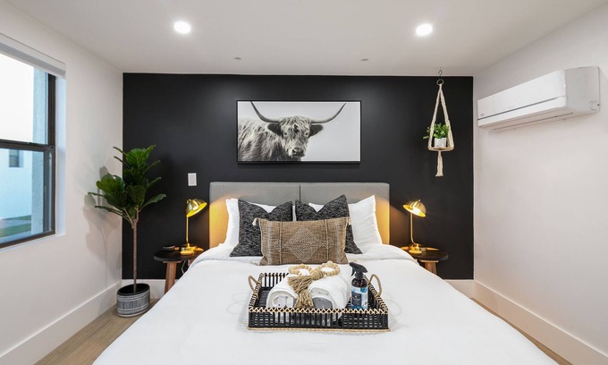 Downtown Condo | Be in the Heart Of Chandler, Walking Distance to Golf, Shops, Resturants, & More