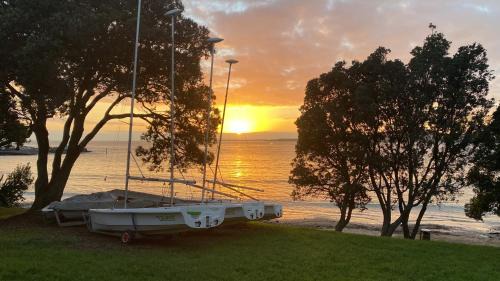 Takapuna House | Beach heaven Modern Apt