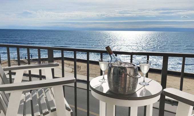 North Wildwood Condo | Beachfront 1Br/1Ba condo, free parking & WiFi w/Heated Pool