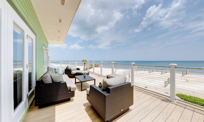 Palm Coast House | Beachfront 2 Apartments 1 House Nature all around, just 25 steps to Ocean water
