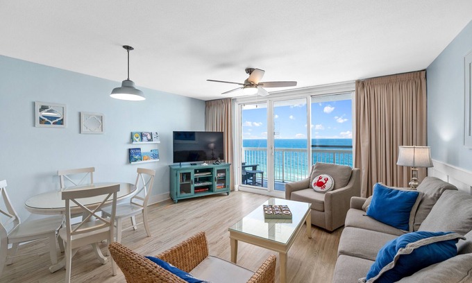 Destin Condo | BEACHFRONT - 250+ 5 star reviews - Remodeled - Tiki Bar - 3 Pools - 2 Hot Tubs