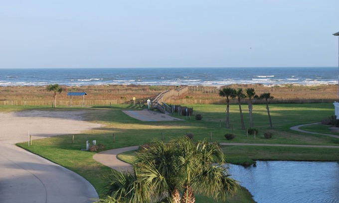 Red Fish Cove Condo | Beachfront at Pointe West. Walk to the beach, the club and all the amenities.