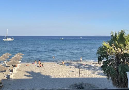 Kardamena House | Beachfront Bliss