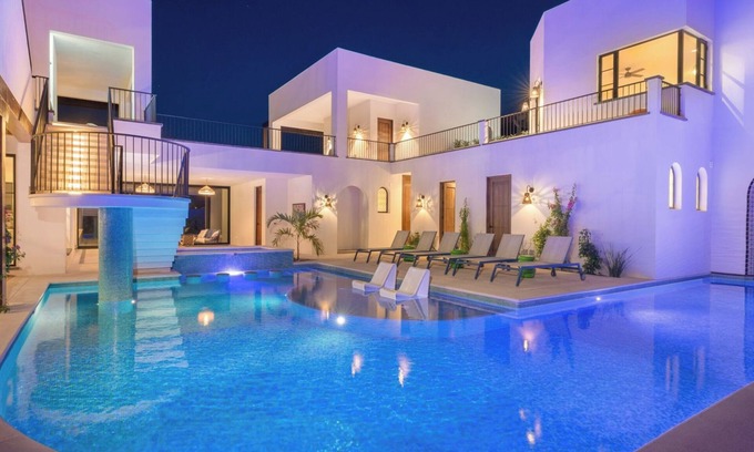 Nopolo House | Beachfront home & mountain views, and the biggest private pool