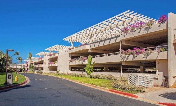 Kihei Condo | Beachfront Studio | Walk to Kamaole Beach + Pools