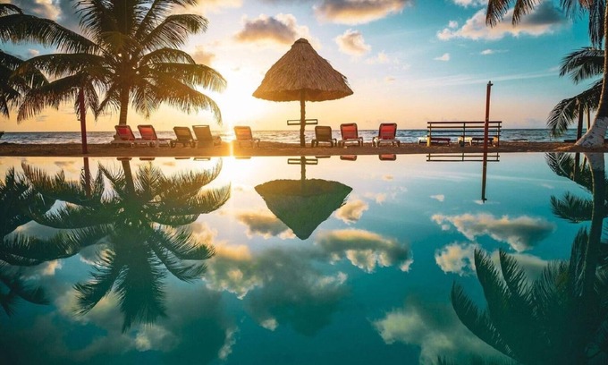 Hopkins Resort | Beachfront Villa w/Full Kitchen, Private Decks, & Ocean Views