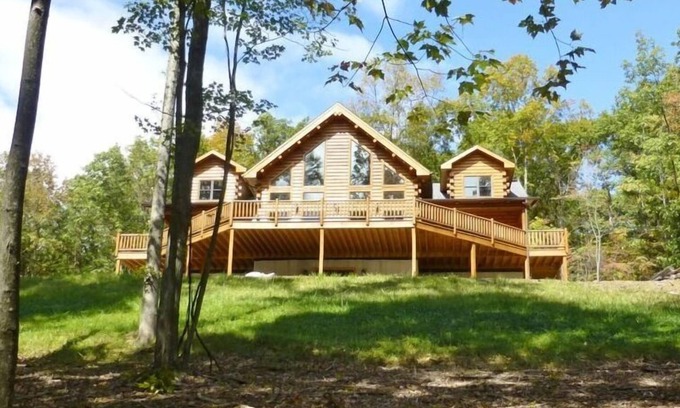 Huntingdon Cabin | Bear's Paw Lodge - Rustic Mountain Escape
