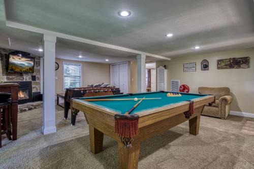 Chalet Village House | Bearadise - Sleeps 11 with a game room and resort amenities near Ober Gatlinburg