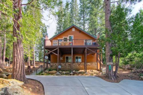 Yosemite West House | Bears Den & Little Bear