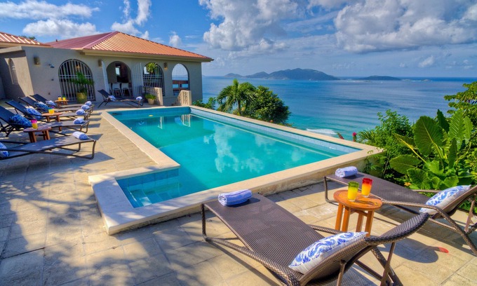 West End Villa | Beautiful 4 bed villa, overlooking the surf of Apple Bay with large pool, A/C