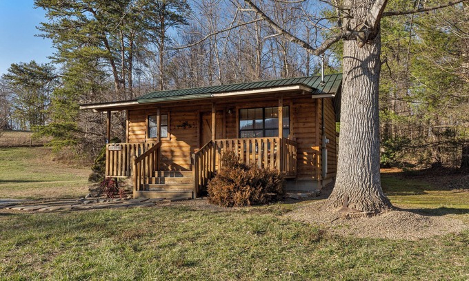 Sevierville Cabin | Beautiful, Affordable, Cabin Near Pigeon Forge For Couples!