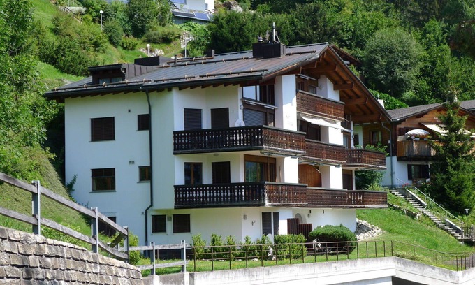 Laax Apartment | Beautiful apartment for 3 people with WIFI, TV, balcony, panoramic view and parking